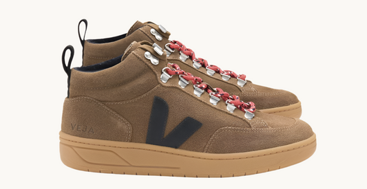 VEJA RORAIMA SUEDE BROWN BLACK GUM