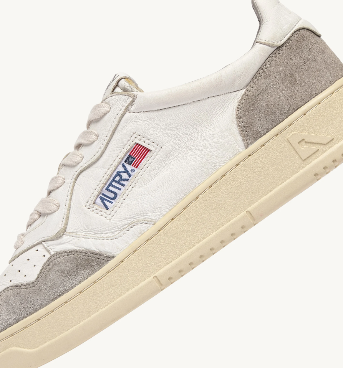 MEDALIST LOW GS25 GOAT/SUEDE WHITE/GREY