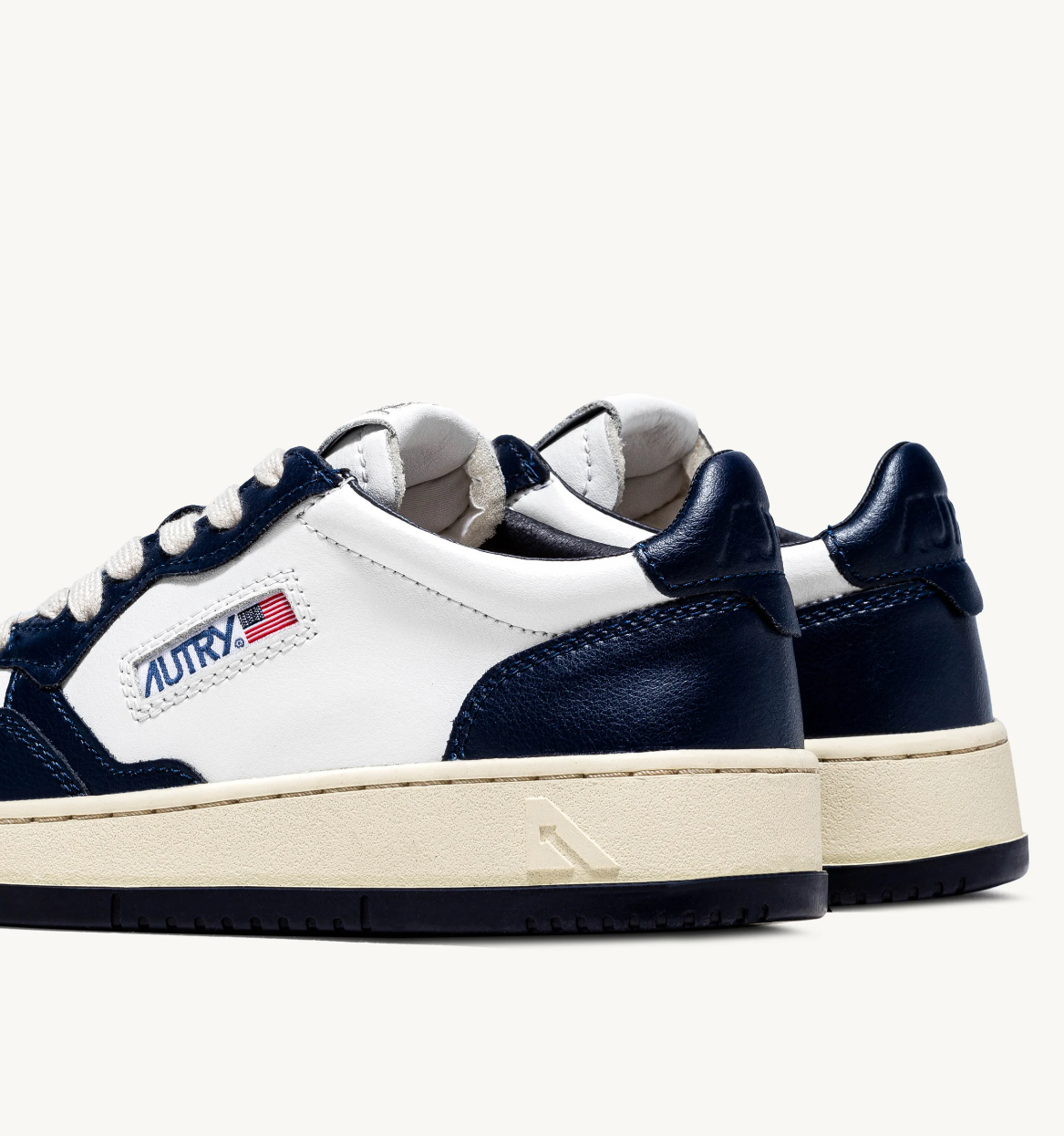 AUTRY WB04 LOW WHITE/NAVY