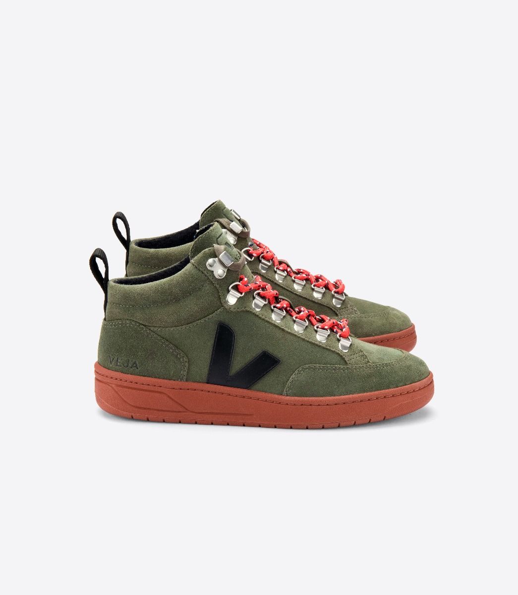 VEJA RORAIMA SUEDE OLIVE BLACK GUM