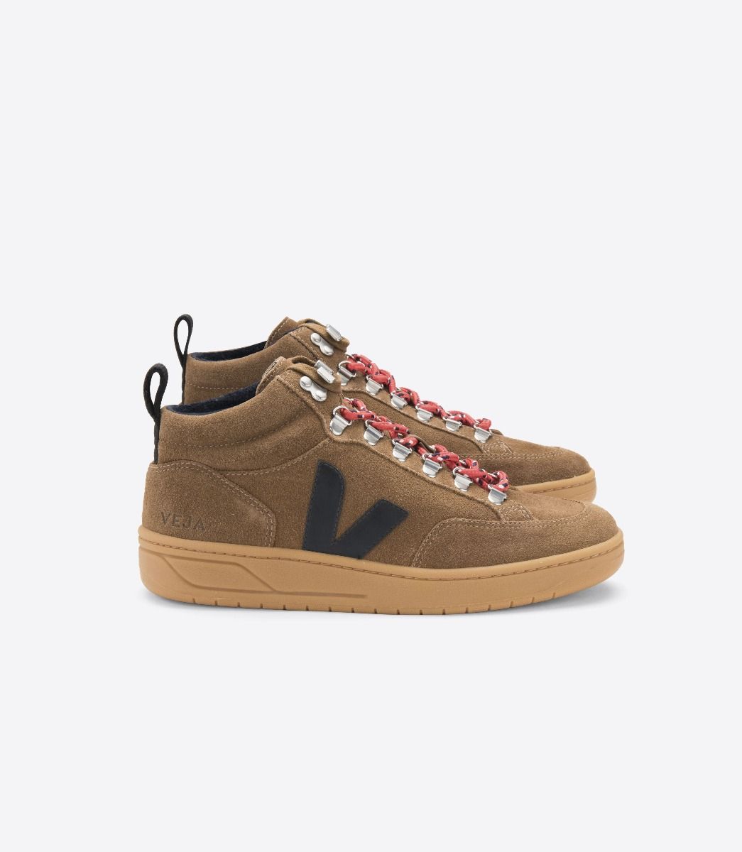 VEJA RORAIMA SUEDE BROWN BLACK GUM